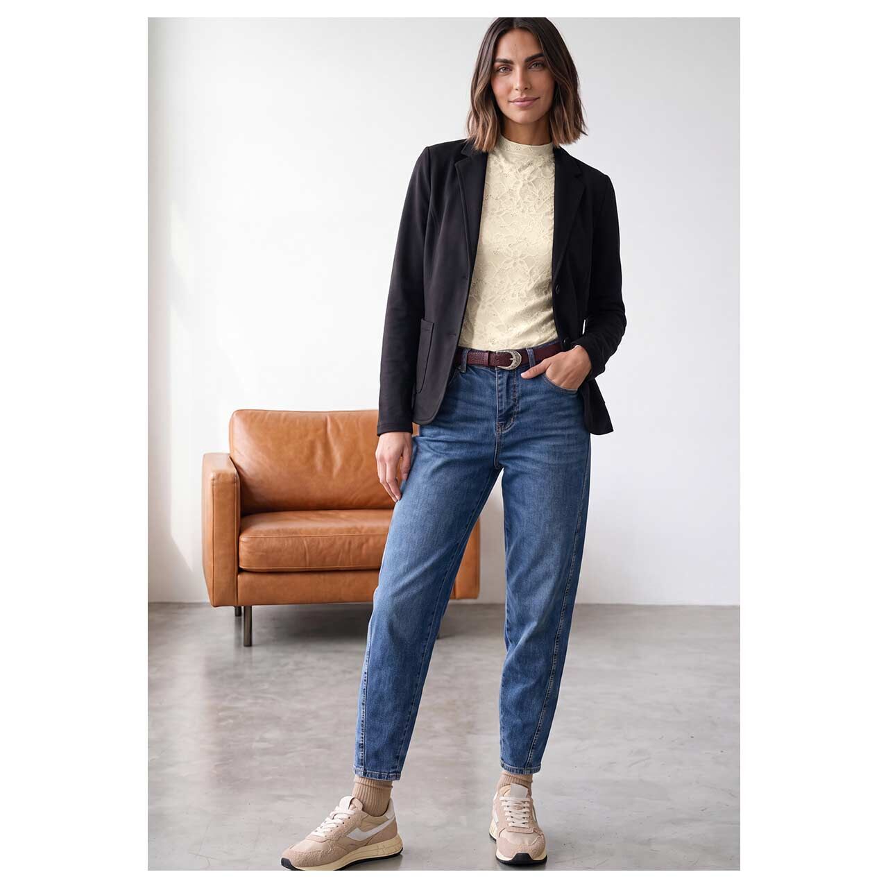 Damen Langarm Shirt Lace Turtle Neck von Street One in Hellbeige, Ganzkörperansicht am Model