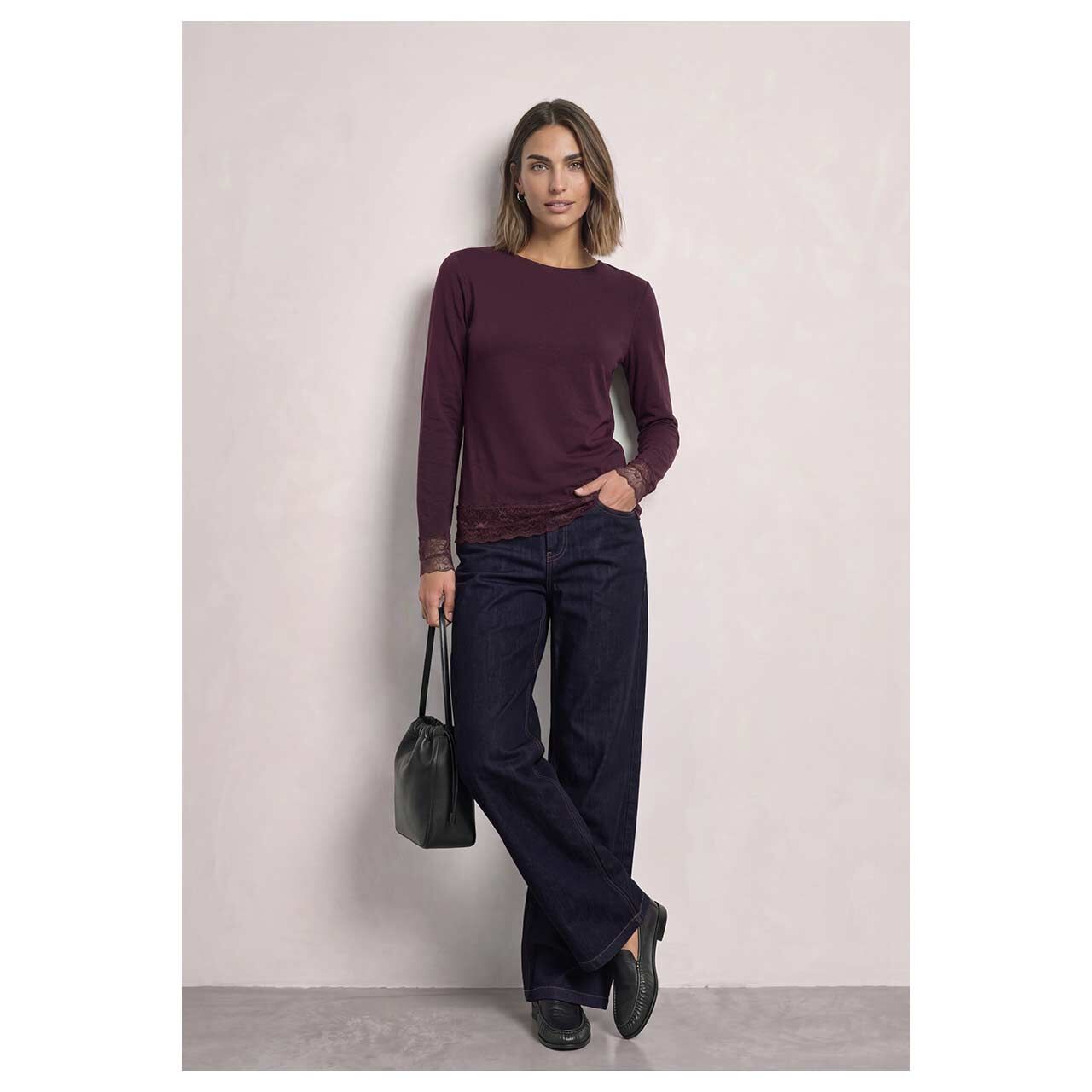 Damen Langarm Shirt Basic Lace Cuffs von Street One in Lila, Ganzkörperansicht am Model
