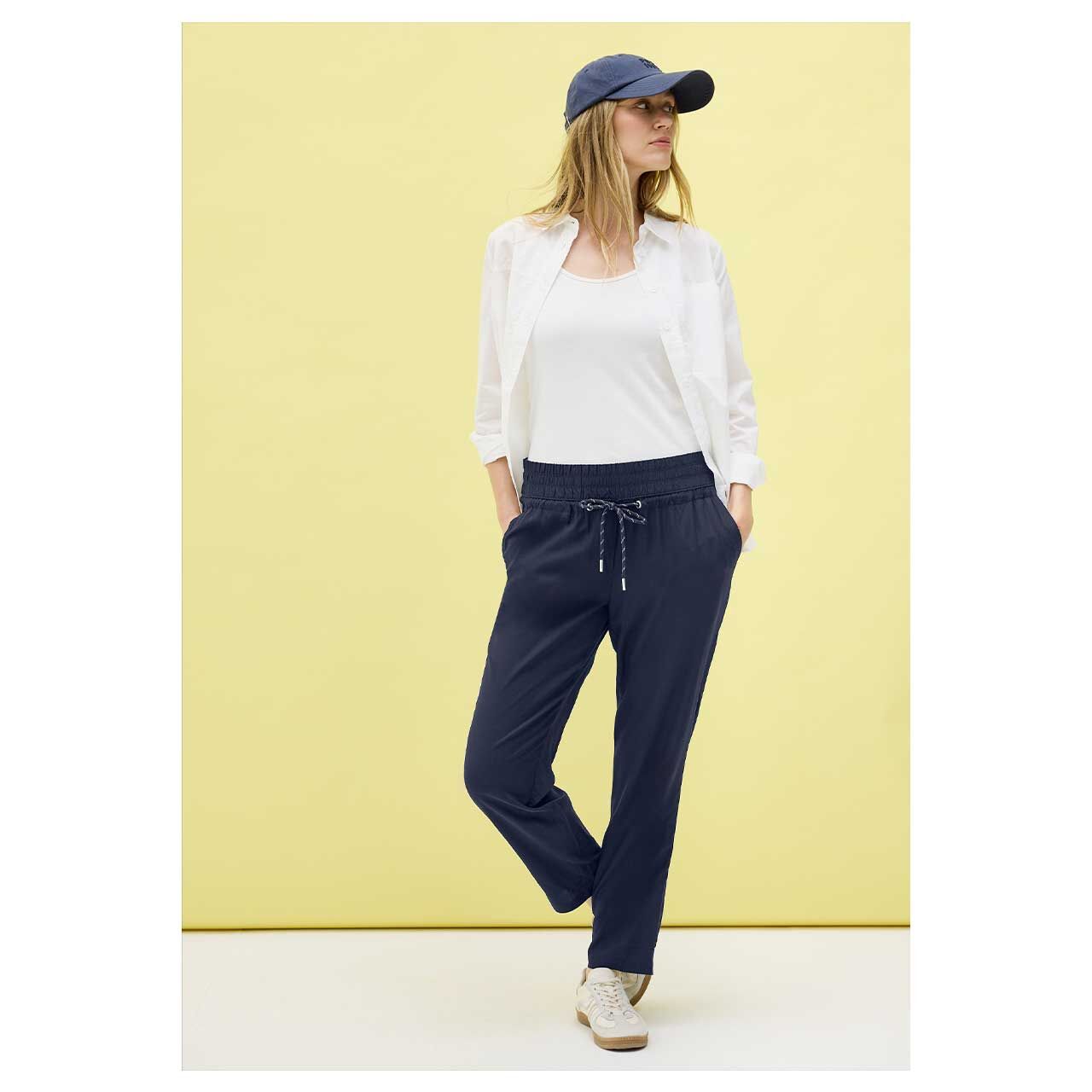 Damen Ankle Hose Chelsea von Cecil in Dunkelblau mit der Farbnummer 16715, Ganzkörper