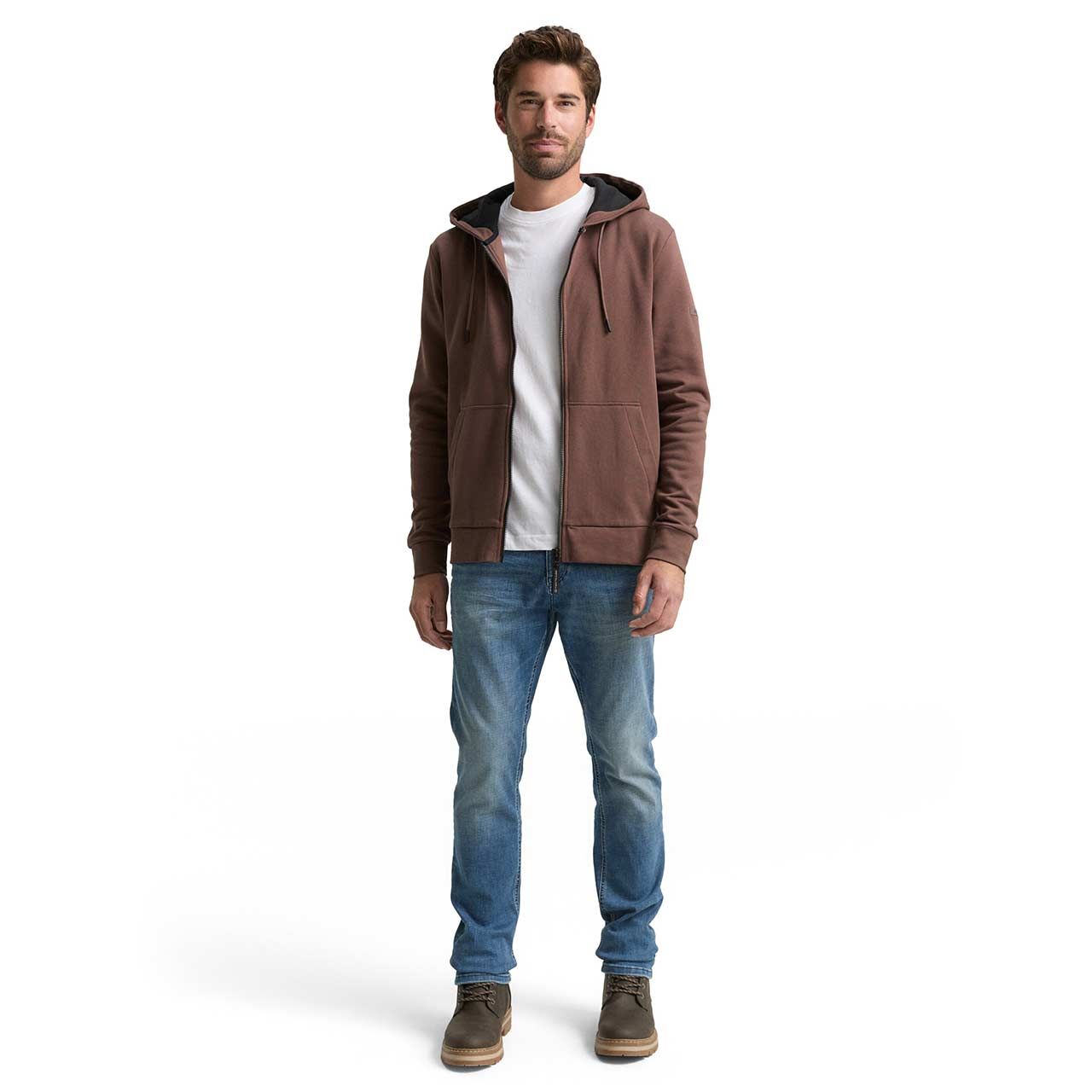 Herren Hoodie Sweatjacke von Tom Tailor in Braun, Vorderansicht in der Totalen
