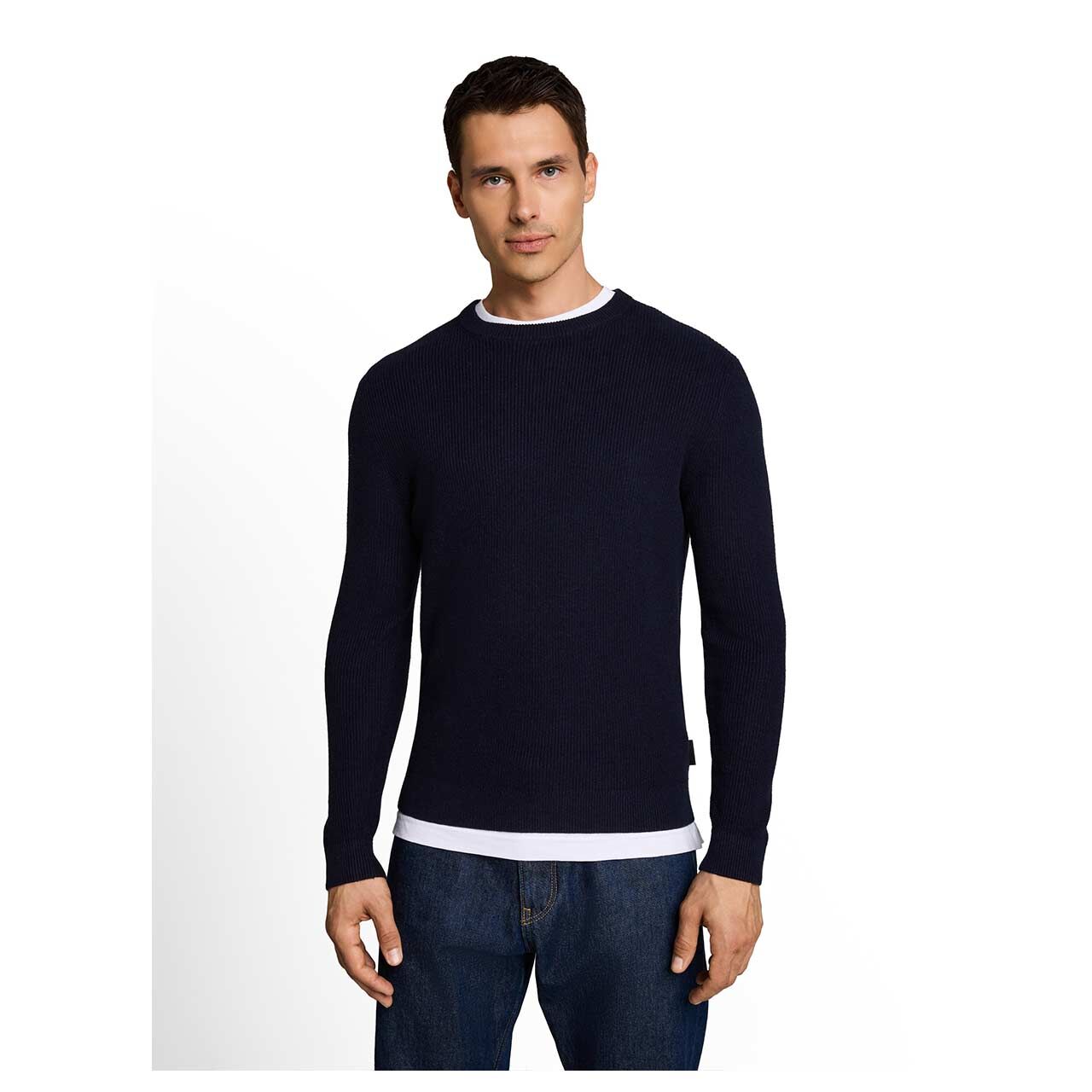 Herren Pullover Cashmere Structured Crew Knit von Tom Tailor in Dunkelblau meliert, Vorderansicht am Model