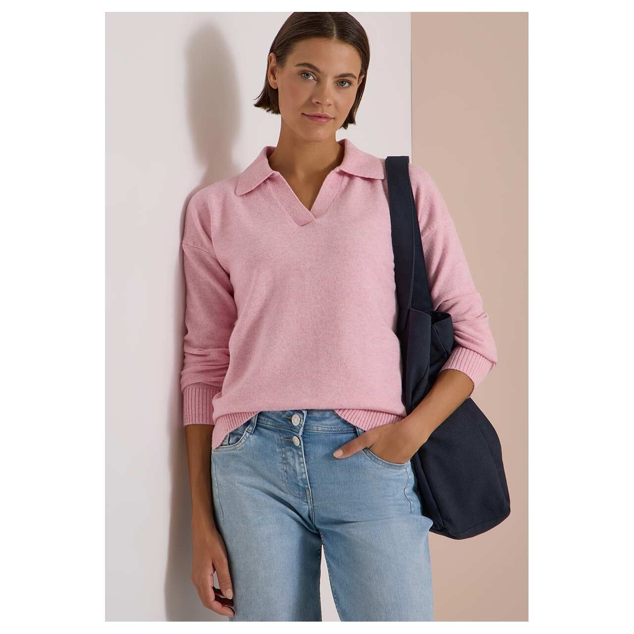 Damen Polo Pullover Cosy von Cecil in Rosa meliert, detaillierte Vorderansicht am Model