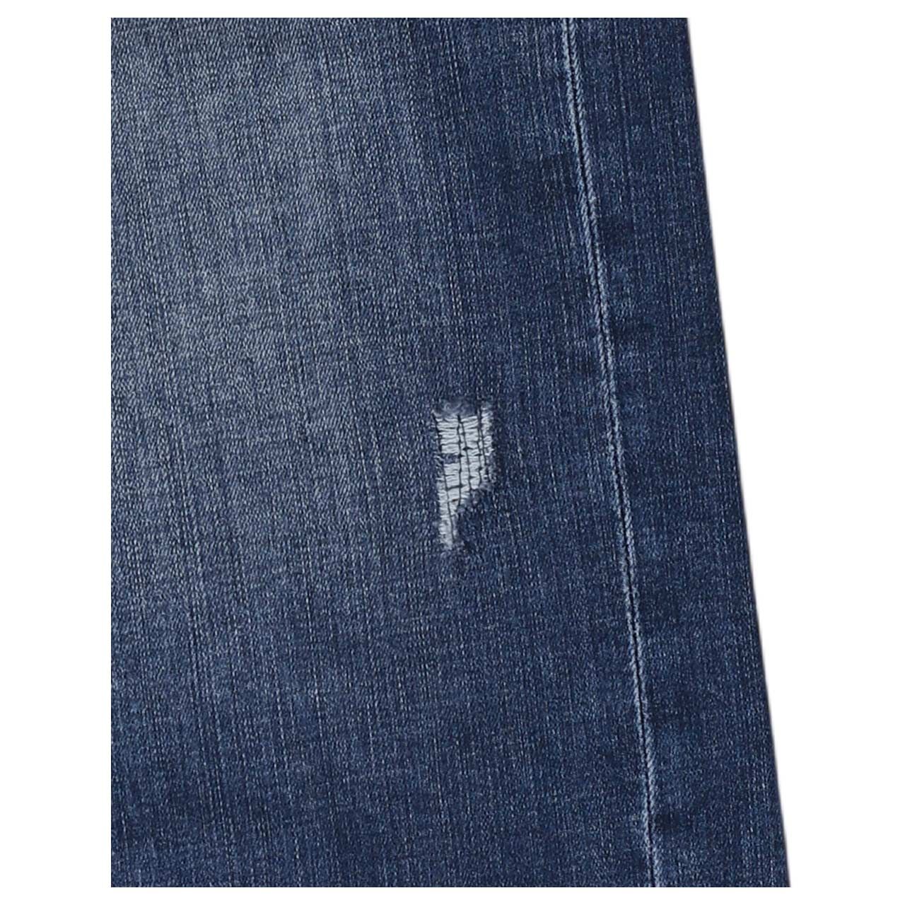 Damen 7/8 Jeans Boyfriend von MAC in Blau verwaschen mit Destroyed-Effekten, Detailansicht Destroyed-Effekt am Bein