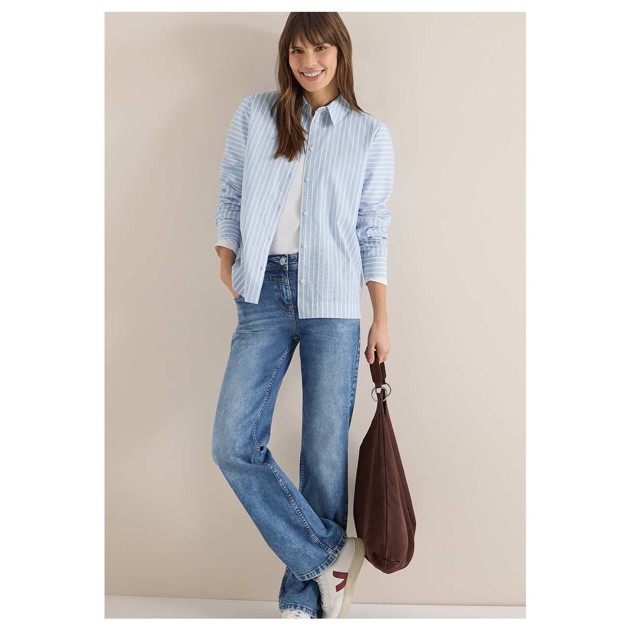 Damen Langarm Bluse Stripe von Cecil in Hellblau gestreift, Ganzkörperansicht am Model