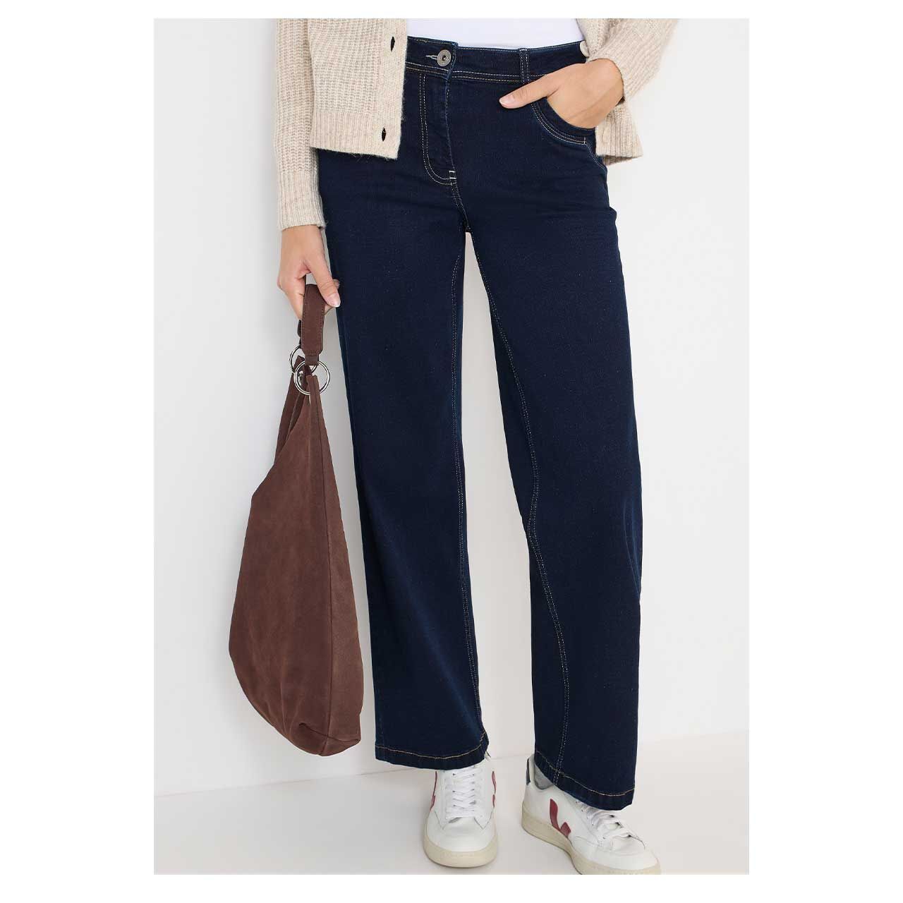 Damenjeans Neele von Cecil in Dunkelblau, Vorderansicht am Model