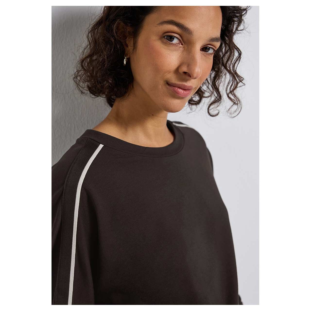 Damen 3/4 Arm Shirt Deco Tape von Street One in Dunkelbraun, Detailansicht