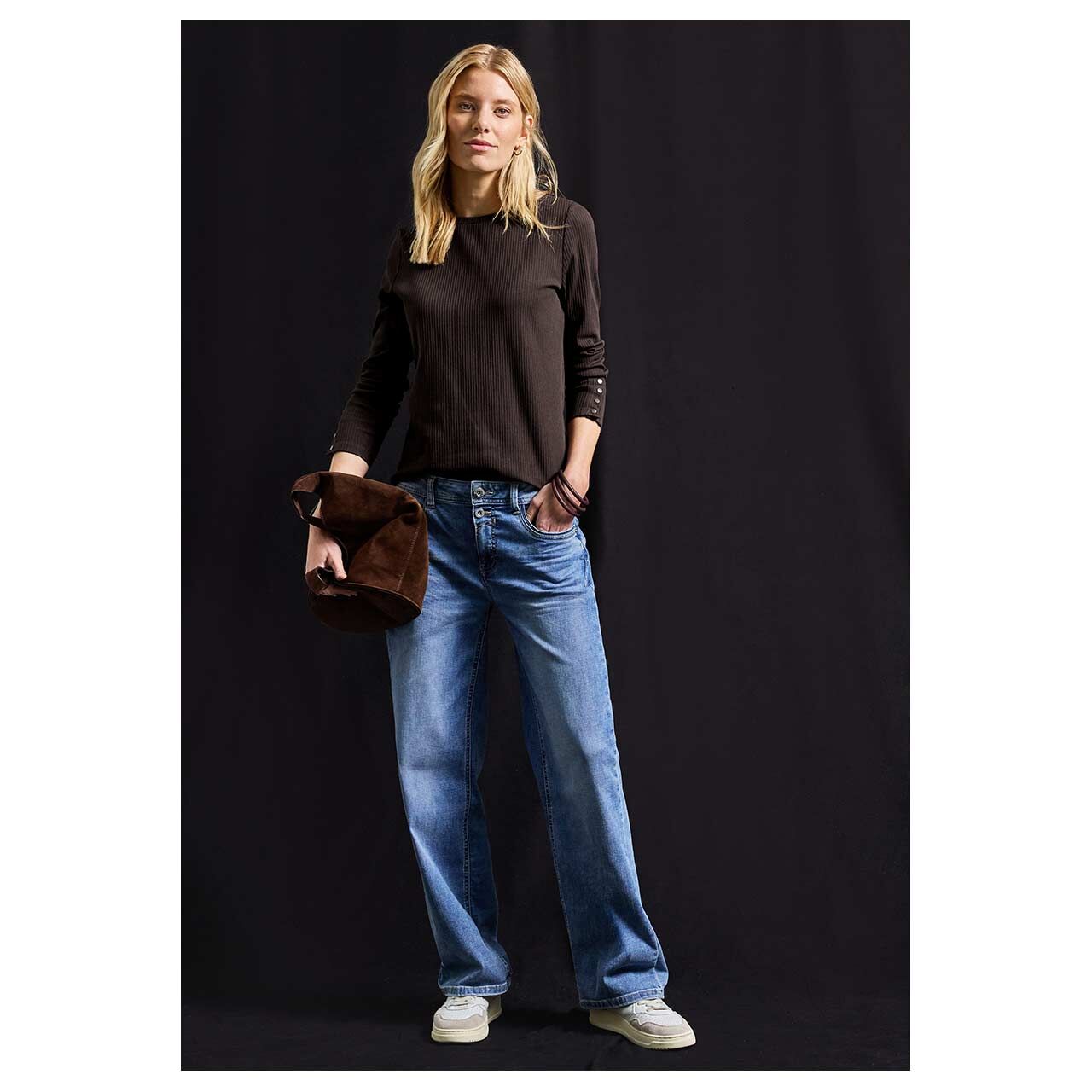 Damen Langarm Shirt Buttons at Cuffs von Street One in Dunkelbraun, Ganzkörperansicht