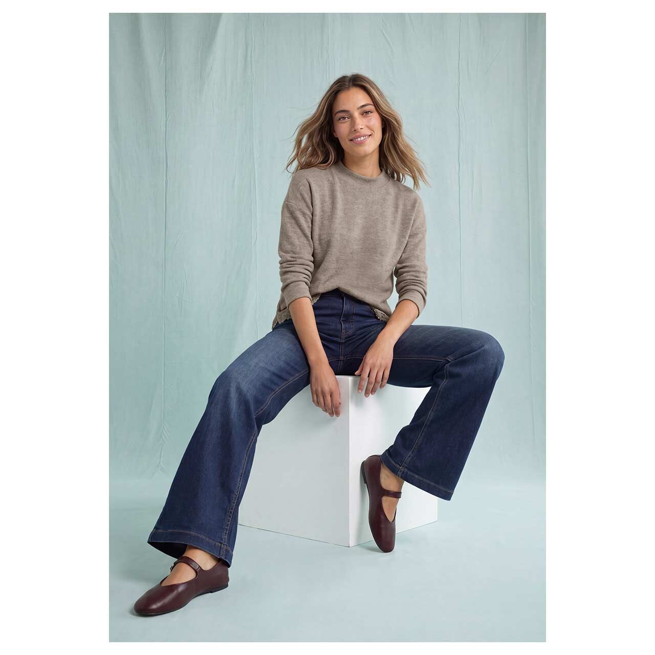 Damen Langarm Shirt Soft Lace Bottom von Street One in Beige meliert, Ganzkörperansicht am Model