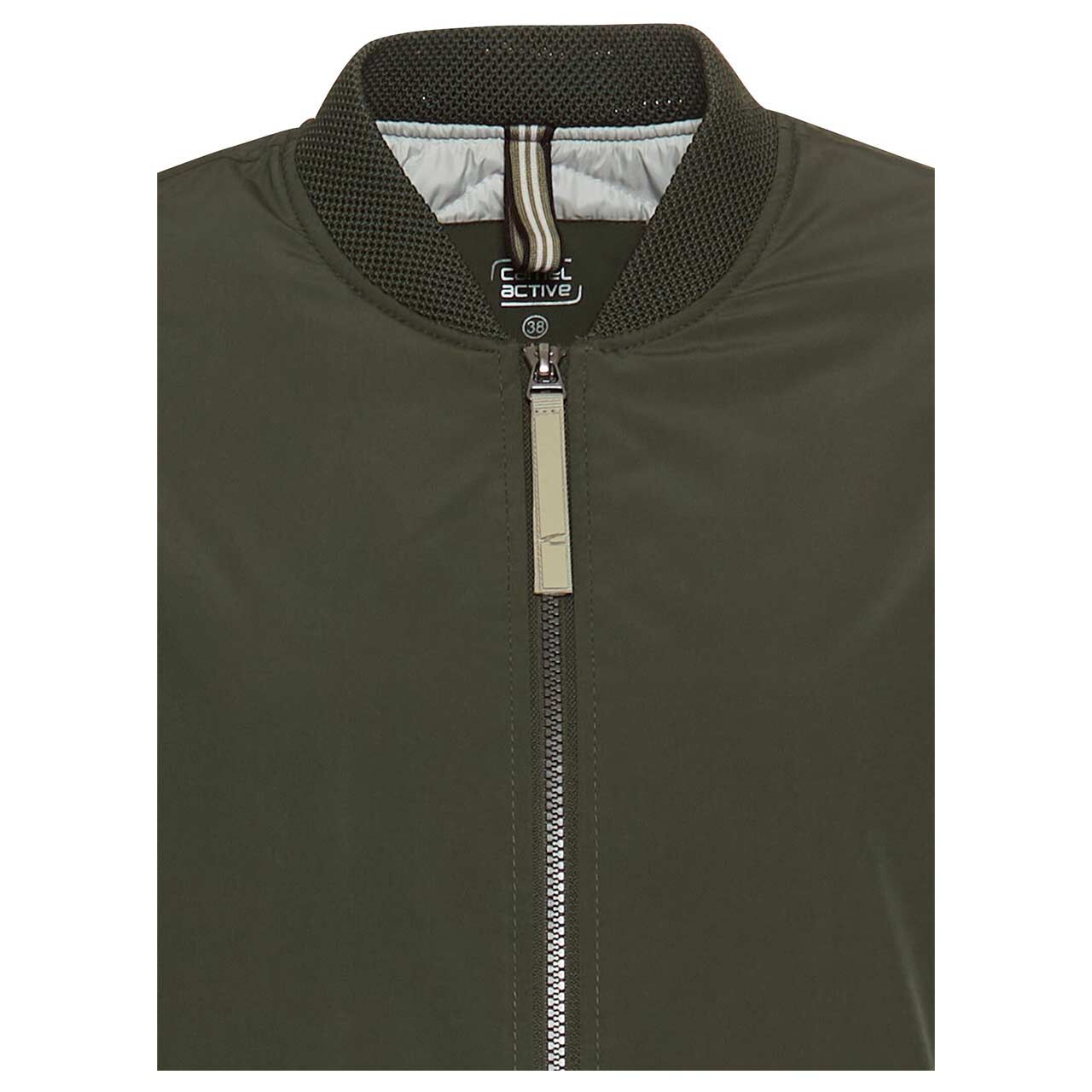 Damenjacke von Camel active in der Farbe Dunkelgrün, Detailansicht vorne