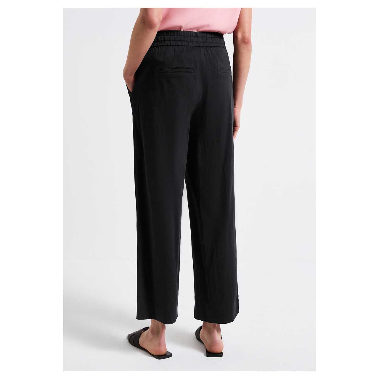 Rückansicht des Modeltragebilds der Damen Wide Leg Hose von Street One in Schwarz