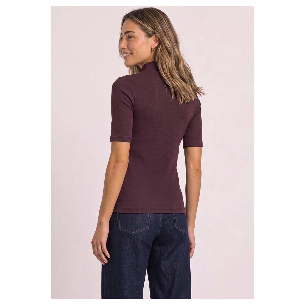 Damen T-Shirt Rib Turtle Neck von Street One in Lila, Rückansicht am Model