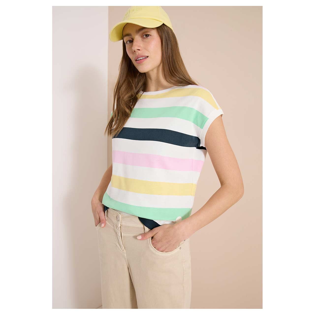 Damen T-Shirt Multistripe von Cecil in Weiß gestreift, Vorderansicht am Model