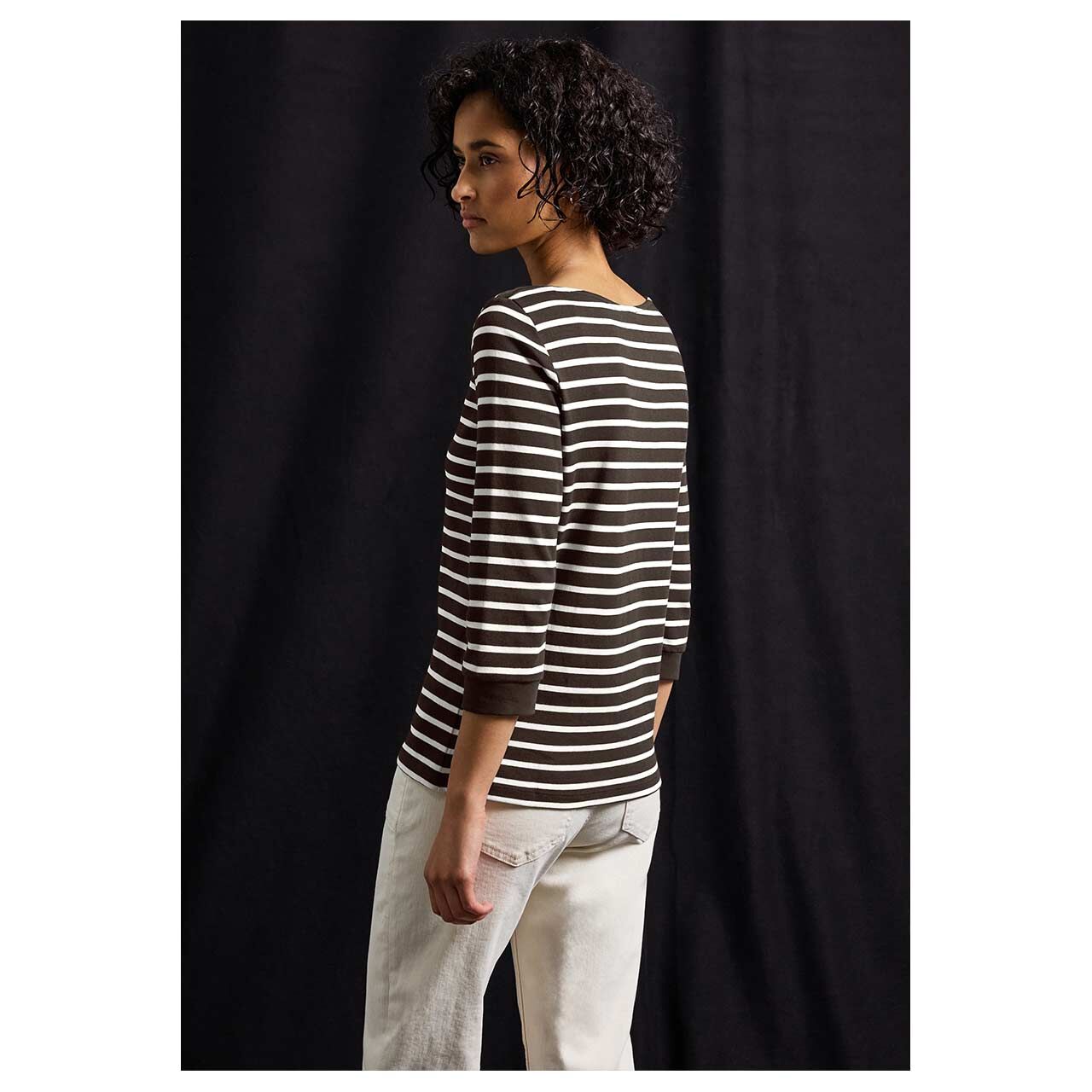 Damen 3/4 Arm Shirt Basic U-Boat von Street One in Dunkelbraun gestreift, Rückansicht am Model