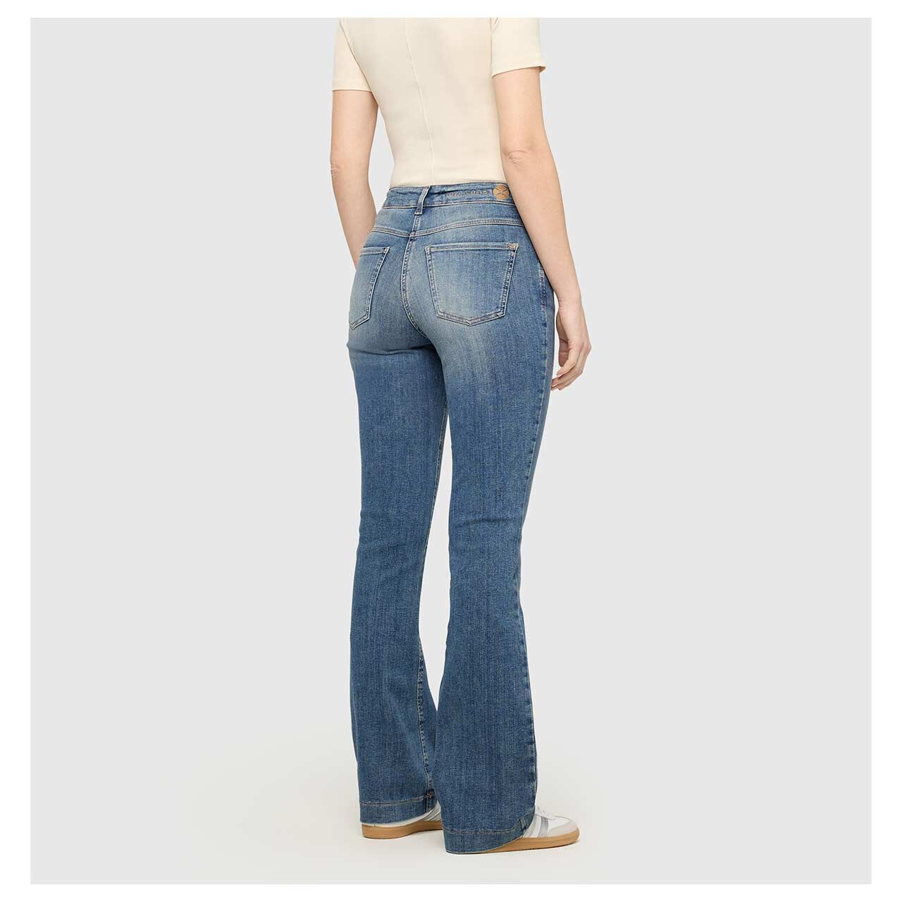 MAC Dream Boot Jeans authentic blue wash