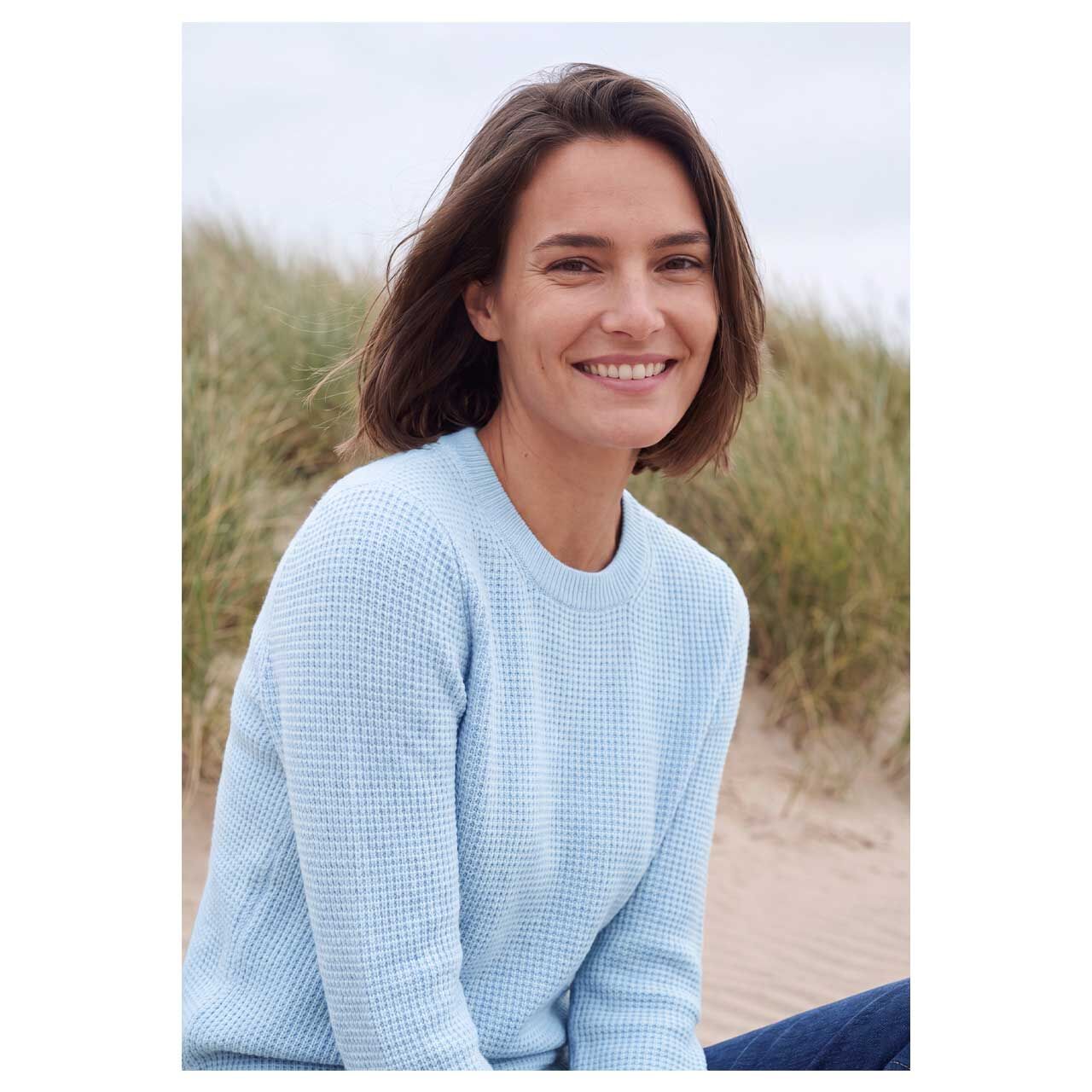 Damen Pullover Structured Cosy Sweater von Cecil in Hellblau meliert, detaillierte Vorderansicht am Model