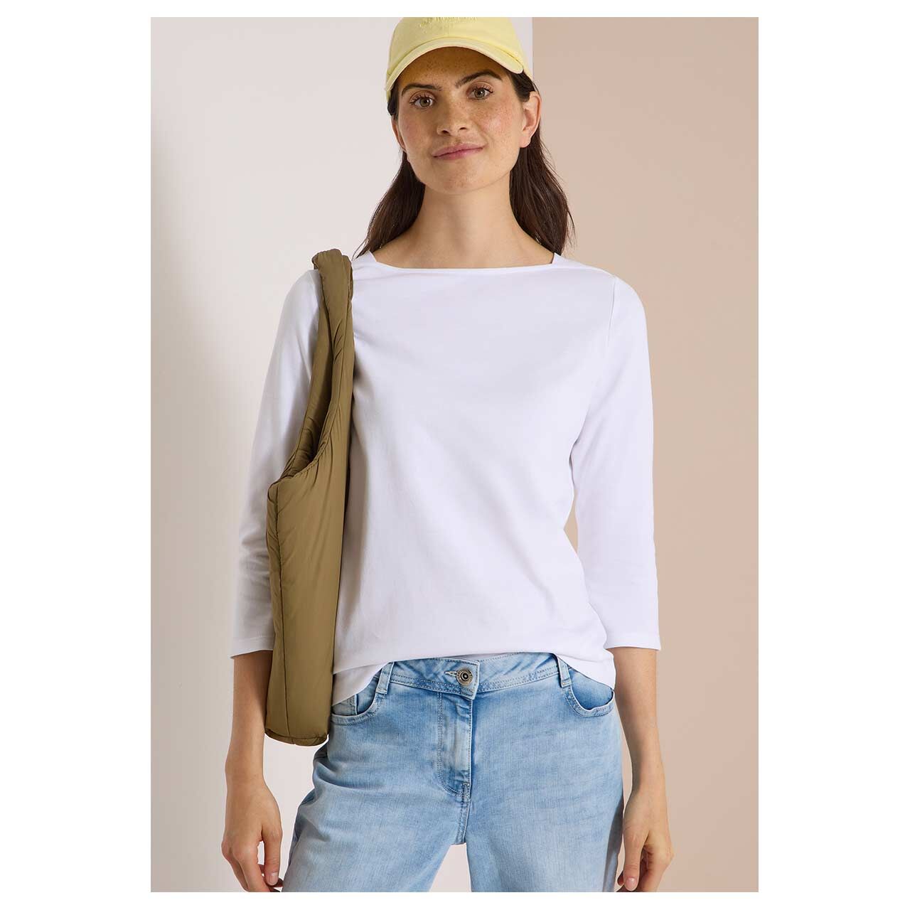 Damen 3/4 Arm Shirt Basic Boatneck von Cecil in Weiß, Vorderansicht gestylt am Model