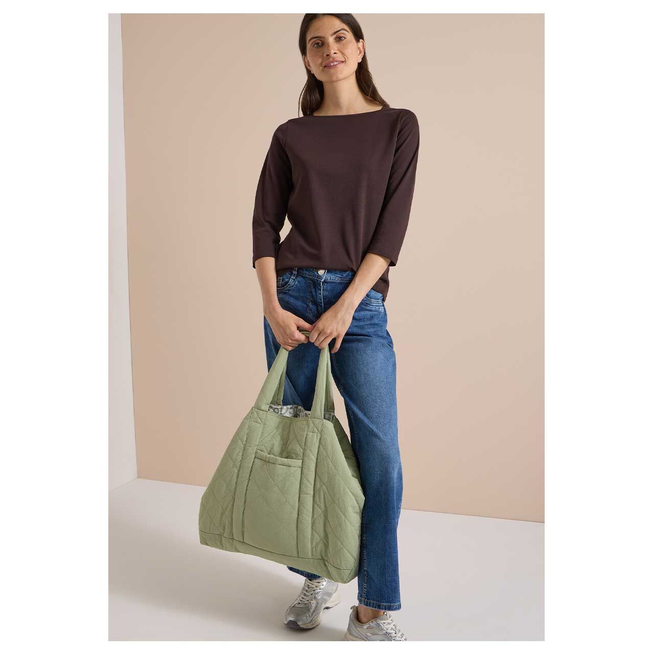 Damen 3/4 Arm Shirt Basic Boatneck von Cecil in Dunkelbraun, Ganzkörperansicht am Model