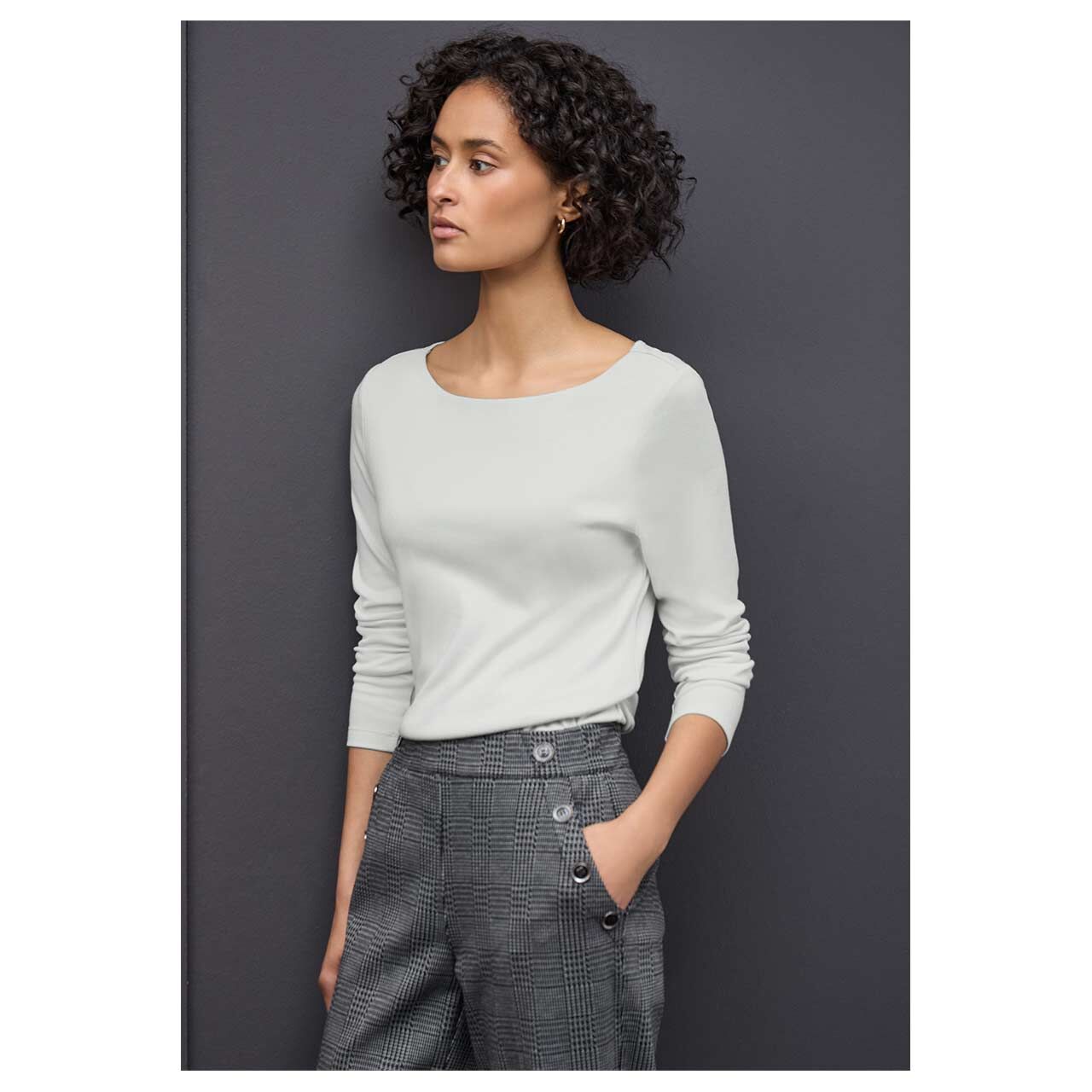 Damen Langarm Shirt Lanea von Street One in Hellgrau, Vorderansicht am Model