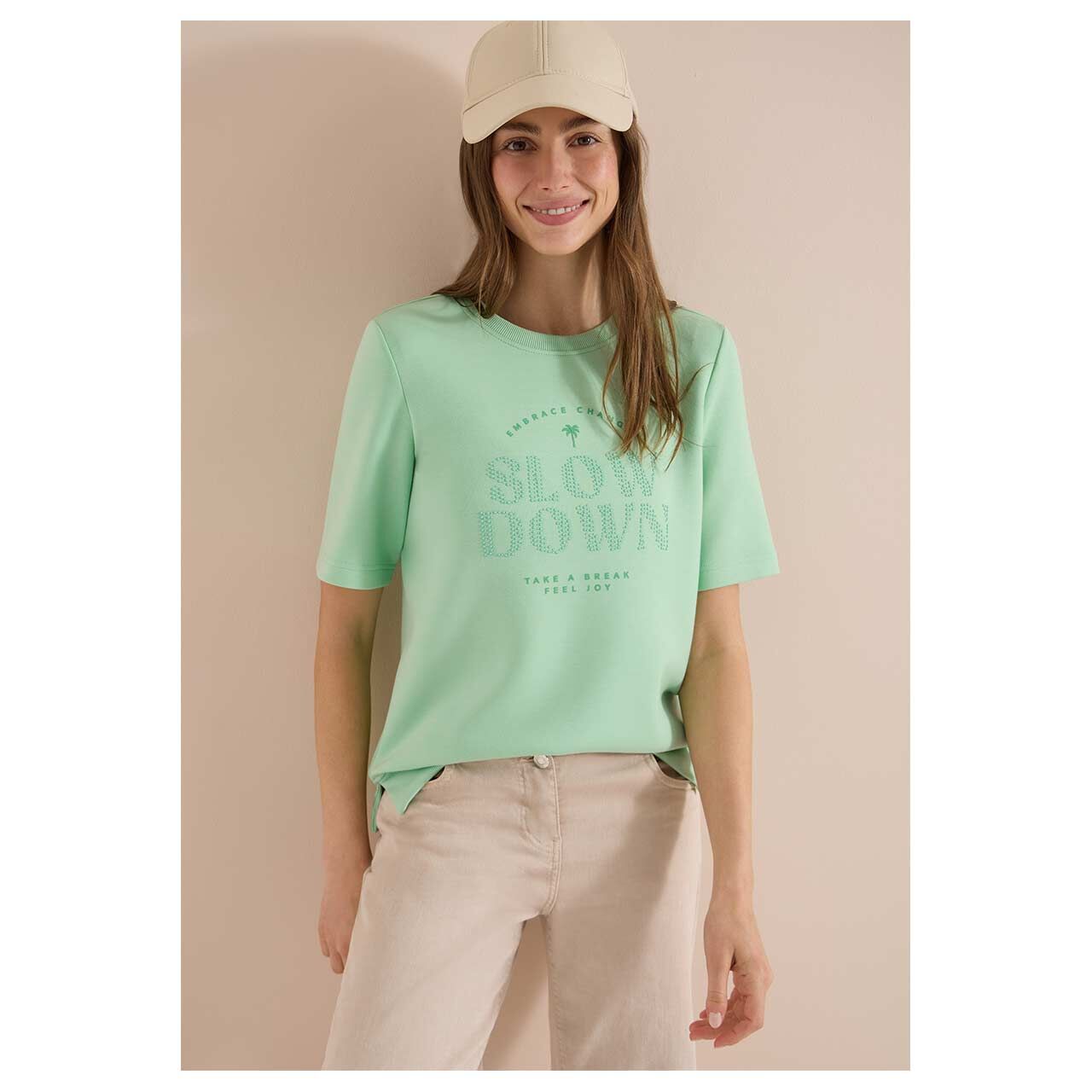 Damen Kurzarm Sweatshirt Short Sleeve von Cecil in Hellgrün mit Print, Vorderansicht am Model