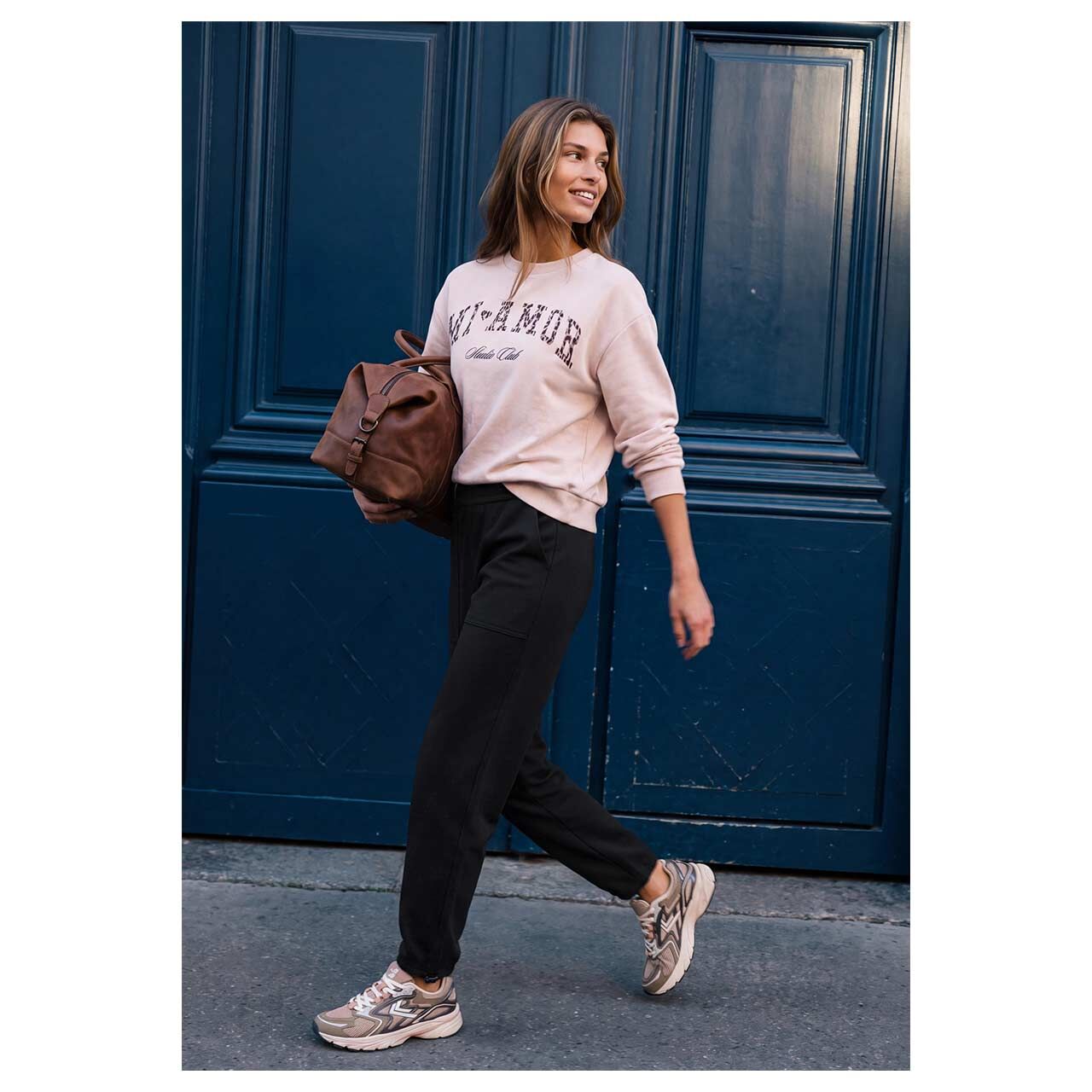 Damen Ankle Hose Cleo von Street One Studio in Schwarz, Ganzkörperansicht am Model