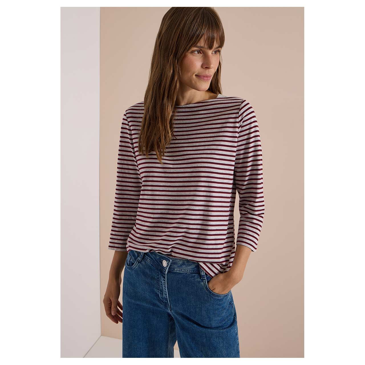 3/4 Arm Shirt Small Striped Boatneck von Cecil in Grau gestreift, Detailansicht vorne am Model