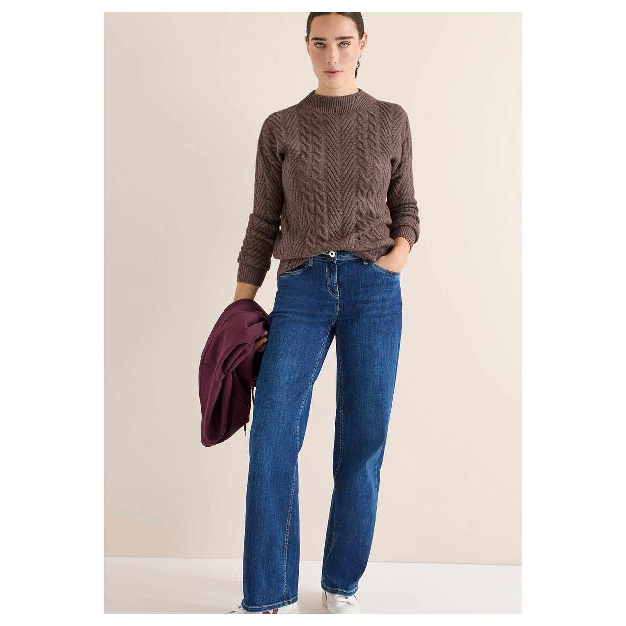 Damen Damen Pullover Cable Mix von Cecil in Braun meliert, Ganzkörperansicht am Model