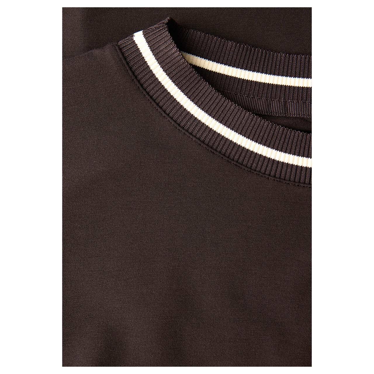 Damen T-Shirt Rib Collar von Street One in Dunkelbraun, Detailansicht vom Ausschnitt