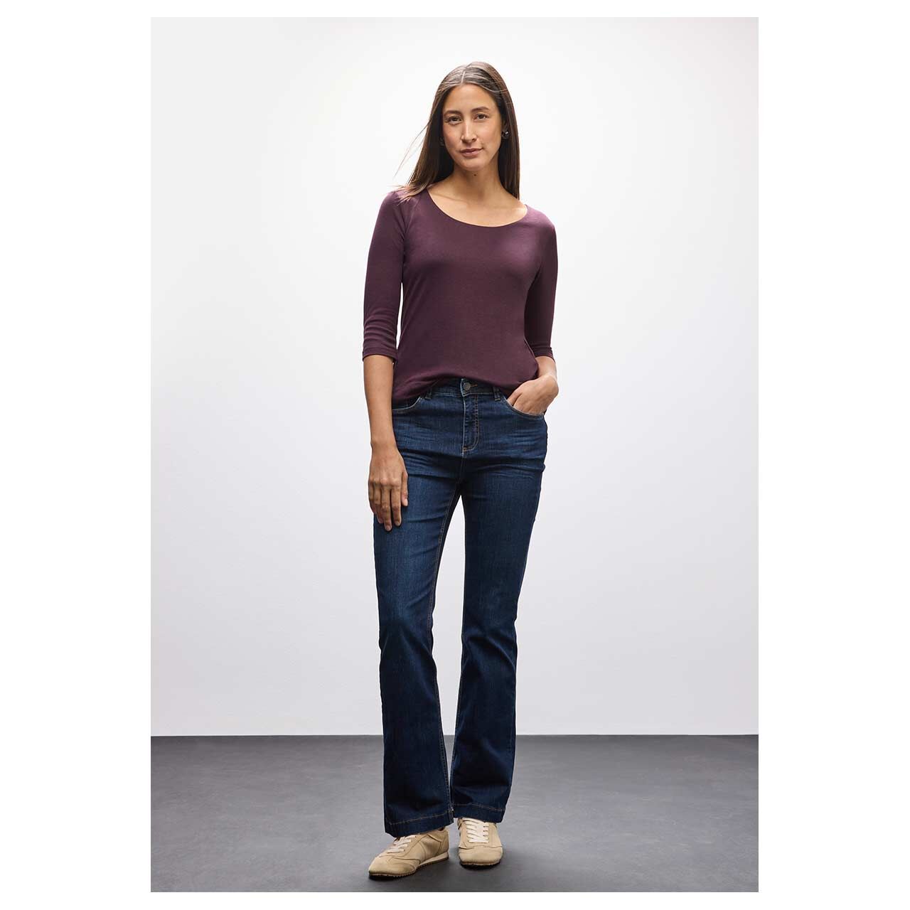 Damen 3/4 Arm Shirt Pania von Street One in Lila, Ganzkörperansicht am Model
