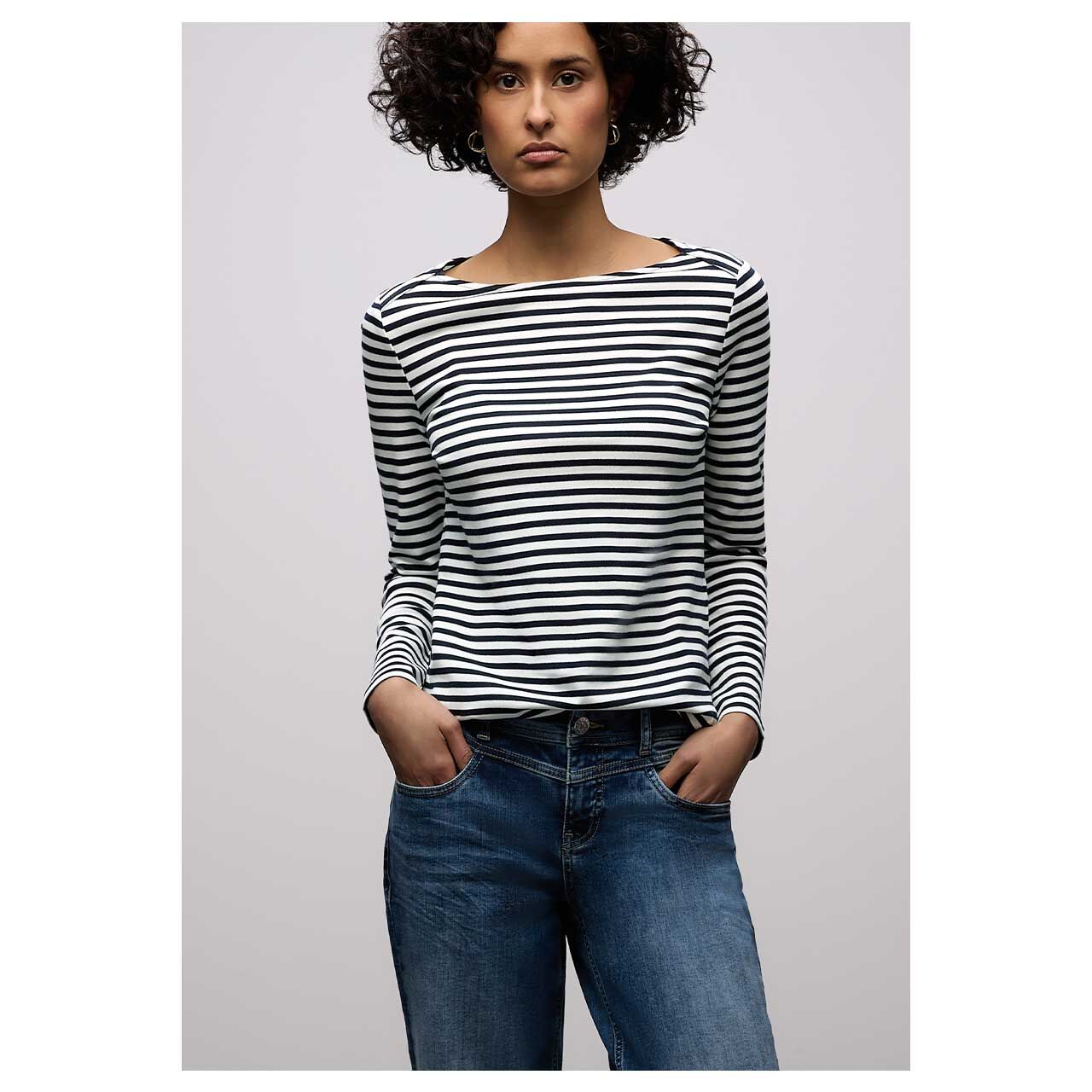 Damen Langarm Shirt U-Boat Stripe von Street One in Dunkelblau gestreift, Vorderansicht am Model