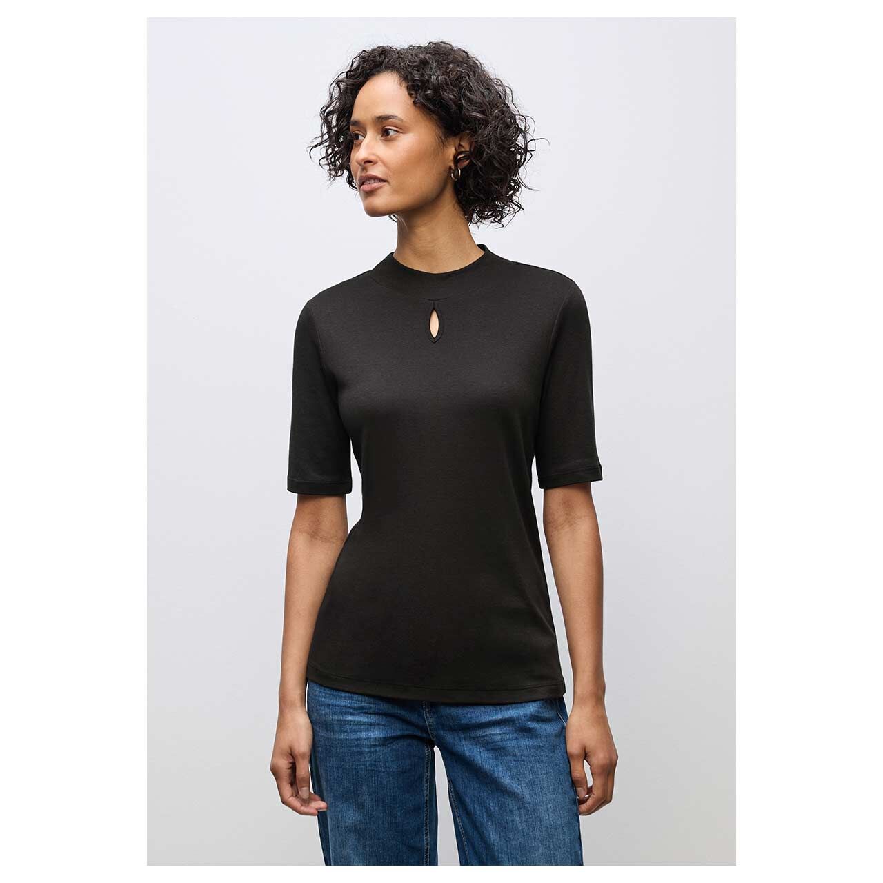 Damen T-Shirt Turtle Neck Slit Detail von Street One in Dunkelbraun, Vorderansicht am Model