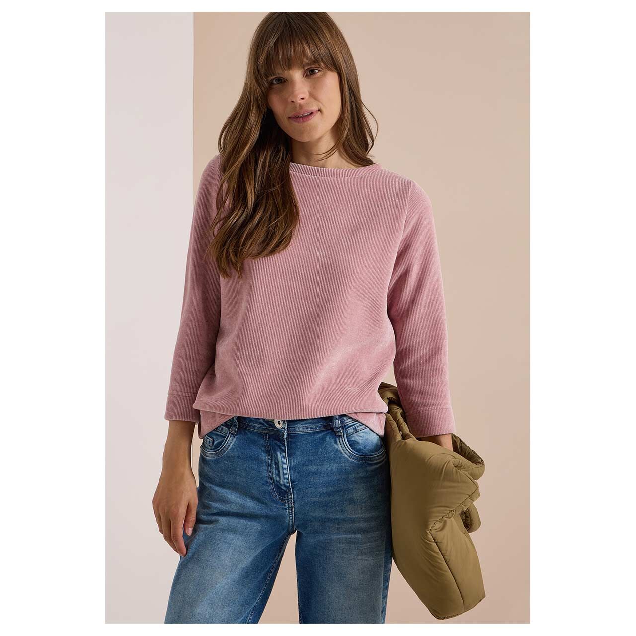 Damen 3/4 Arm Cord Shirt Soft von Cecil in Rosa, Detailansicht vorne am Model