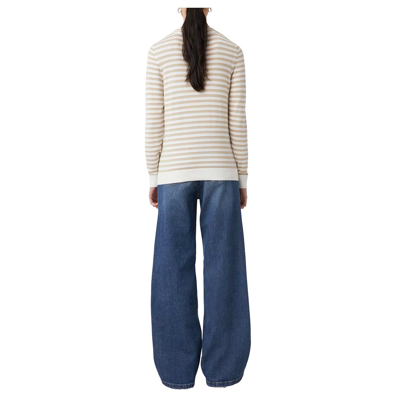 Weitaufnahme des Models, Vorderansicht des Damen Langarm Shirts von Comma in Beige gestreift