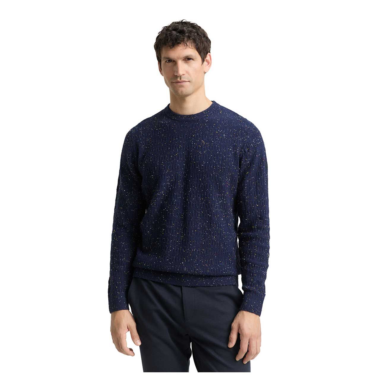 Herren Pullover Knitted Crew Neck in Dunkelblau mit Print, Vorderansicht am Model
