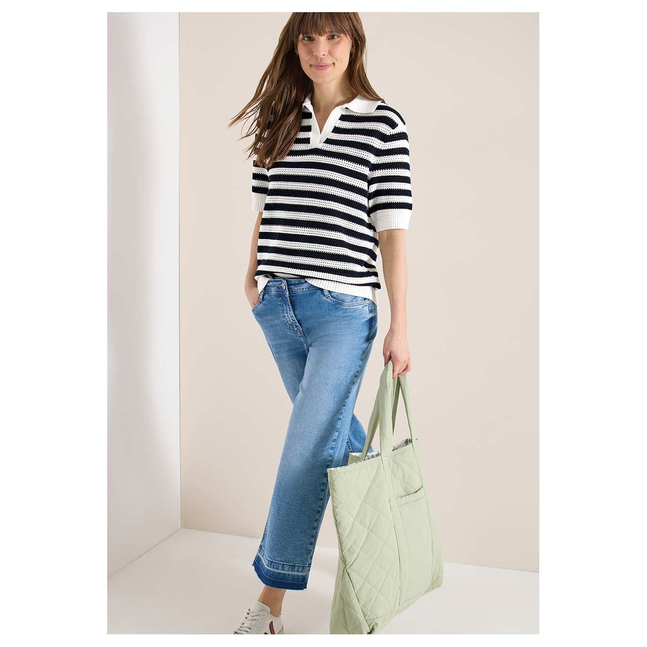 Damen Kurzarm Pullover Mesh Stripe Polo von Cecil in Dunkelblau gestreift, Vorderansicht am Model