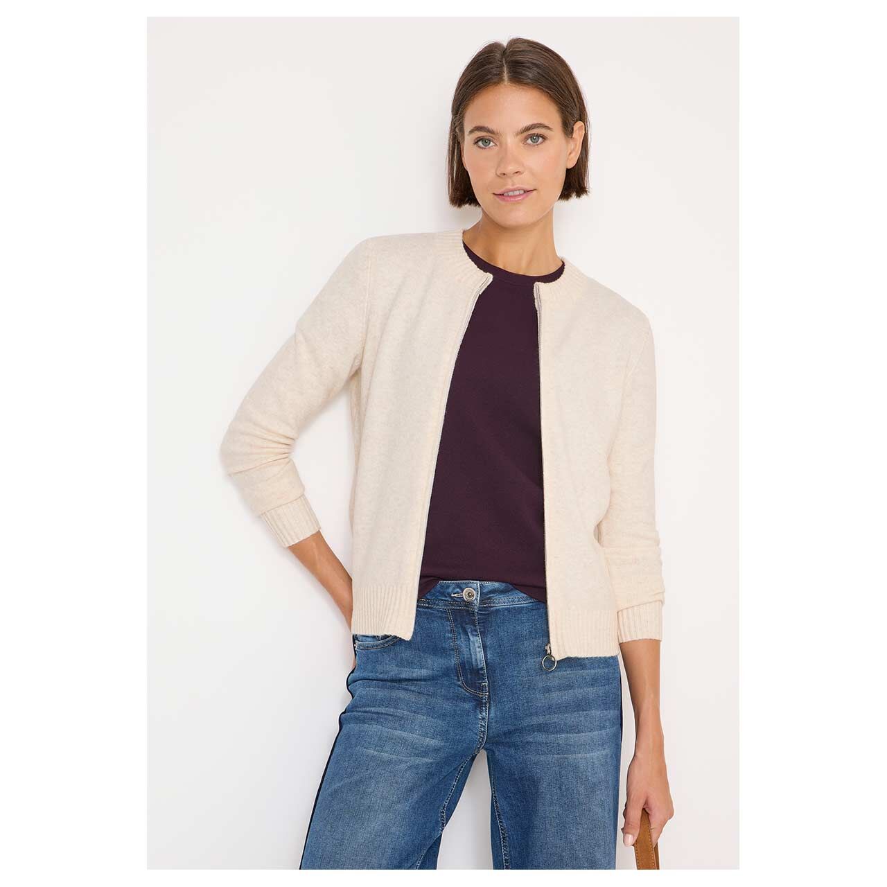 Damen Strickjacke Cosy Zipper Cardigan von Cecil in Hellbeige meliert, geöffnete Vorderansicht am Model