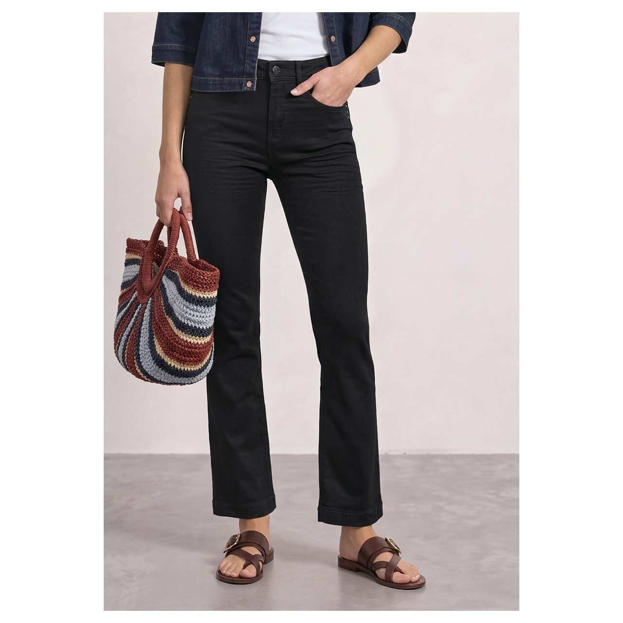 Damenjeans Blaire von Street One in Schwarz, Vorderansicht am Model