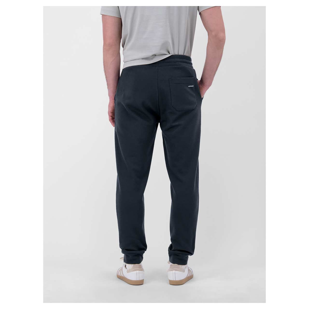 Herrenhose Jersey Pants von lerros in Dunkelblau, Rückansicht am Model