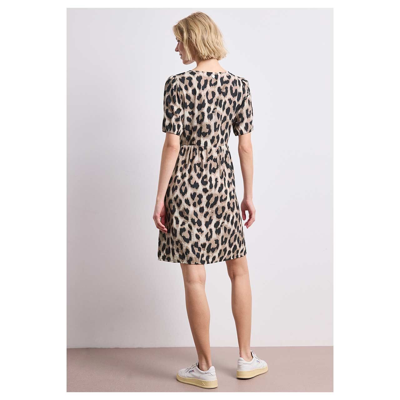 Damen Kurzarm Kleid Tunic Dress von Stret One in Beige mit Print, Rückansicht am Model