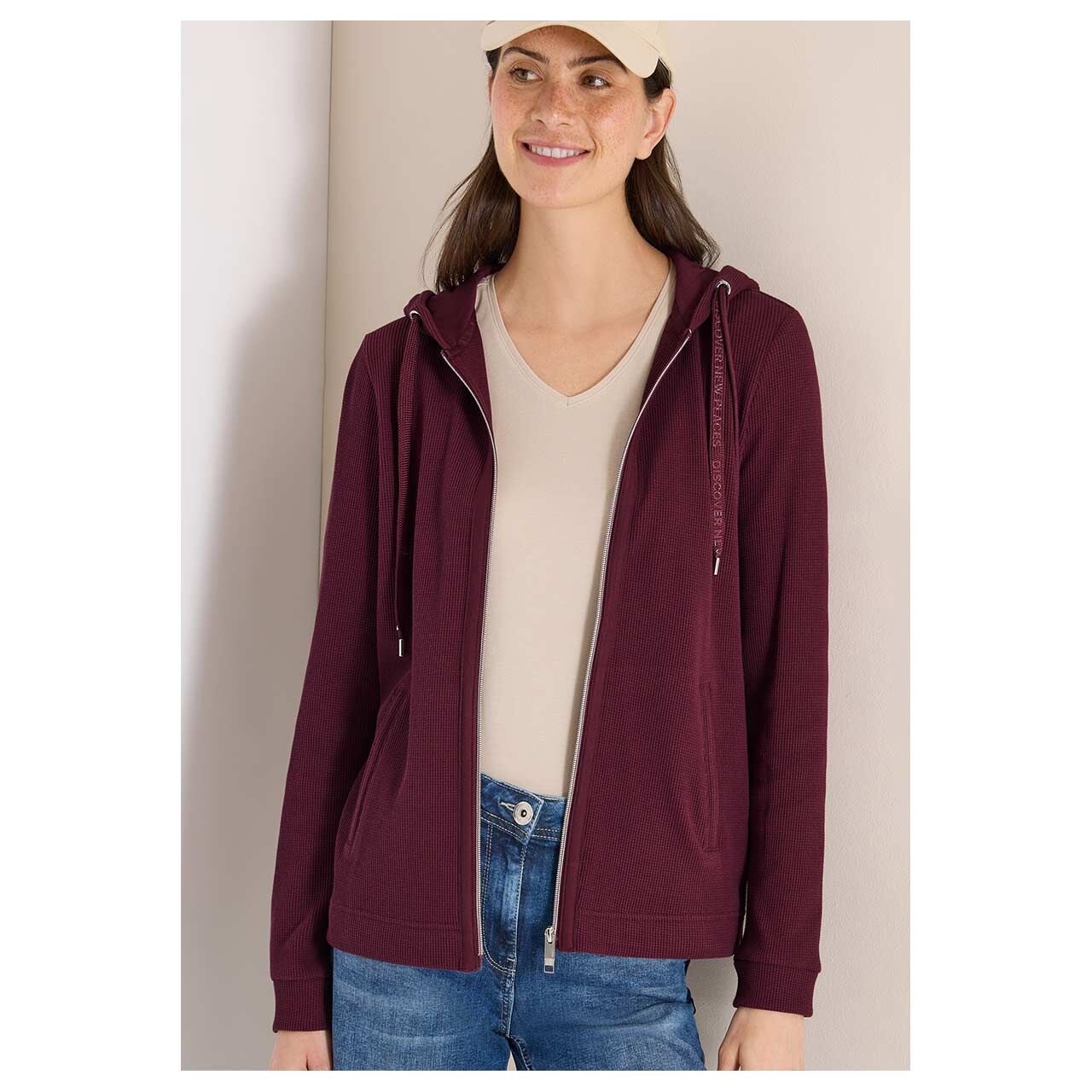 Damen Hoodie Shirtjacke von Cecil in Lila, Vorderansicht mit Model