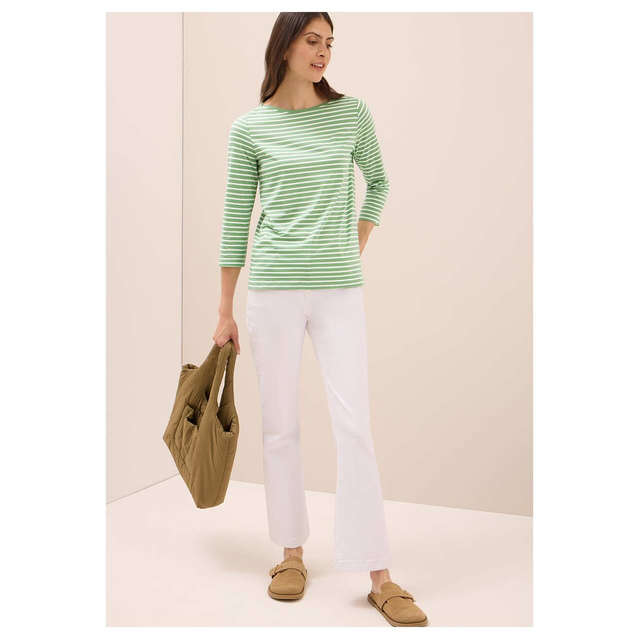 Damen 3/4 Arm Shirt Basic Stripe Boatneck von Cecil in Grün gestreift, Ganzkörperansicht am Model