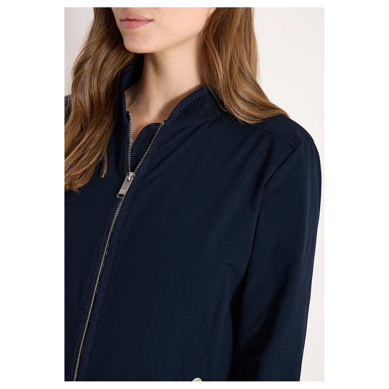 Damen Jacke Blouson Mesh Details von Cecil in Dunkelblau, detaillierte Vorderansicht am Model