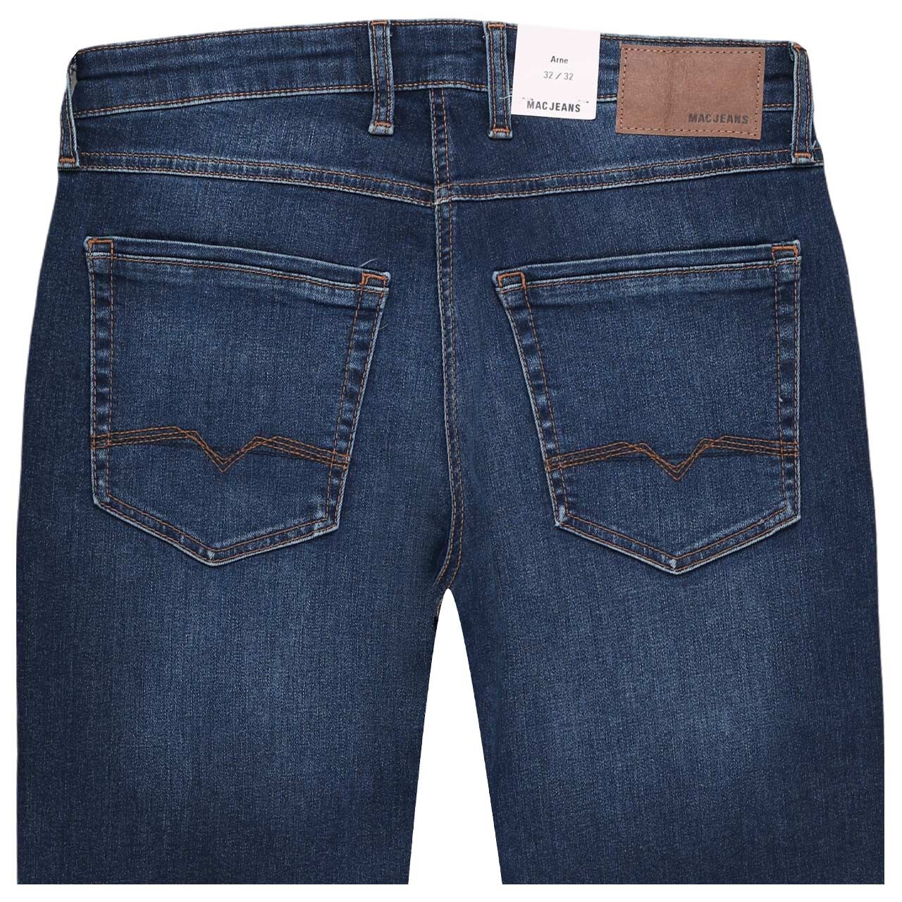 Stretch Herrenjeans Arne von MAC in Dunkelblau angewaschen, detaillierte Rückansicht