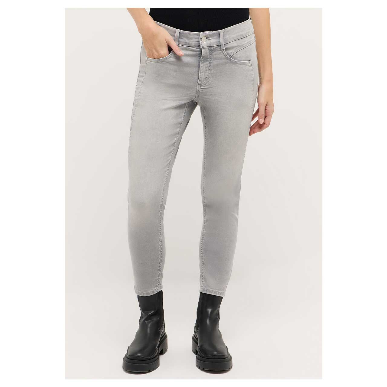Damen 7/8 Jeans Ornella Urban von Angels in Hellgrau angewaschen, Vorderansicht am Modell