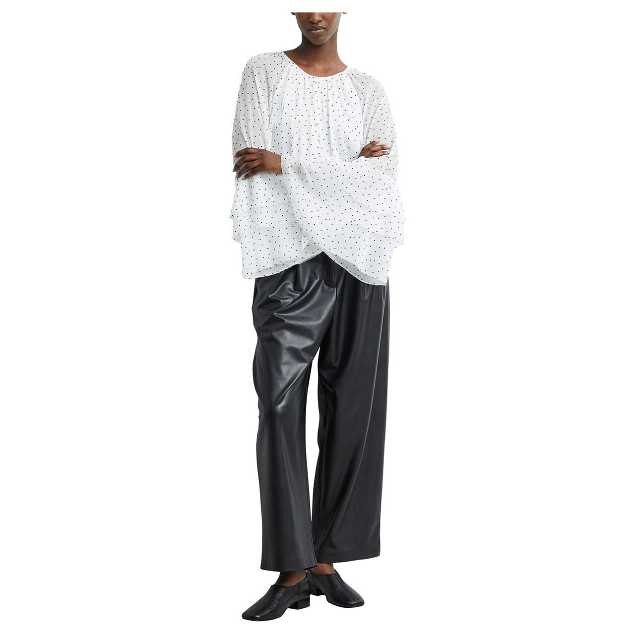 Damen Langarm Bluse von Comma in Weiß mit Print, Ganzkörperansicht am Model