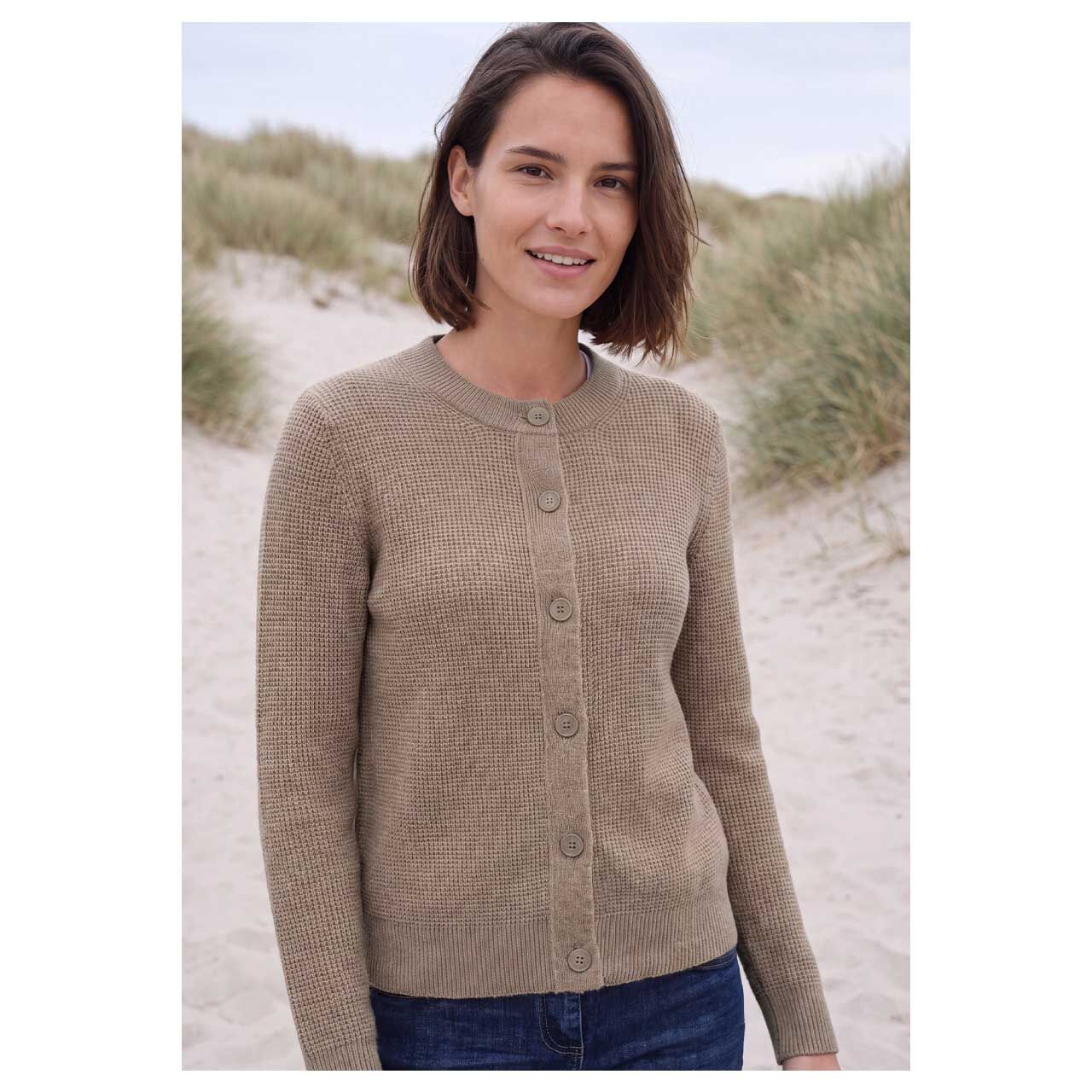 Damen Strickjacke Structured Cosy Cardigan von Cecil in Hellbraun meliert, Vorderansicht am Model