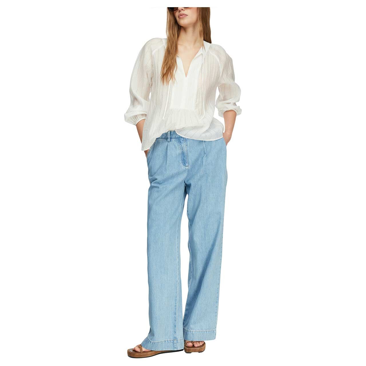 Damen Langarm Bluse von Comma in Weiß, Ganzkörperansicht am Model