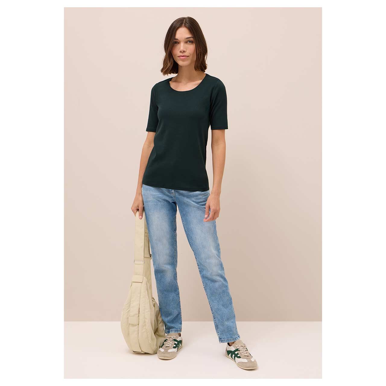 Damen T-Shirt Lena von Cecil in Dunkelgrün, Ganzkörperansicht