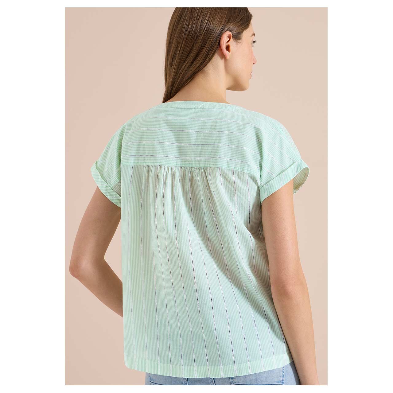 Damen Kurzarm Bluse Striped Structure von Cecil in Hellgrün gestreift, Rückansicht am Model