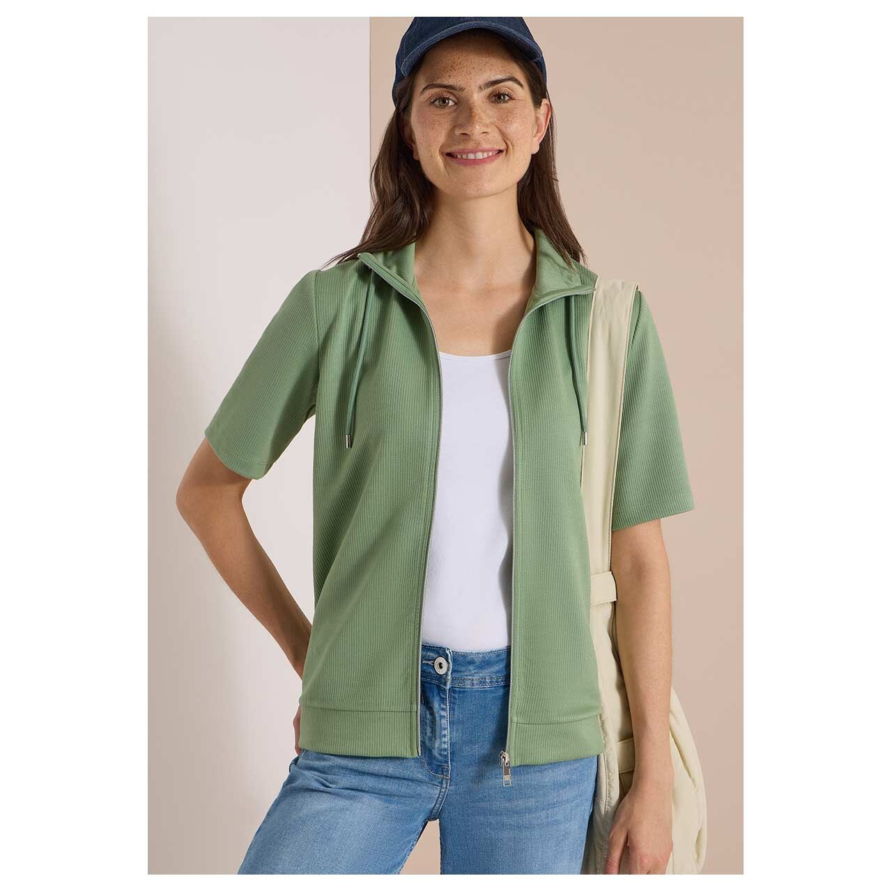 Damen T-Shirt Jacke Vertical Structure von Cecil in Grün, Vorderansicht Model