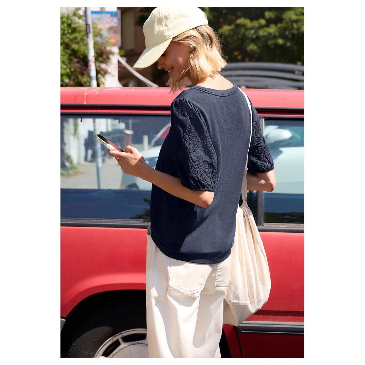 Damen T-Shirt Embroidered Woven Puff Sleeves von Street One Studio in Dunkelblau, Rückansicht am Model